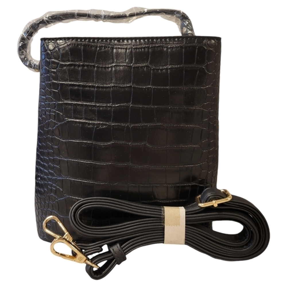 NWT | AOTA | Small Bucket Bag with Crossbody